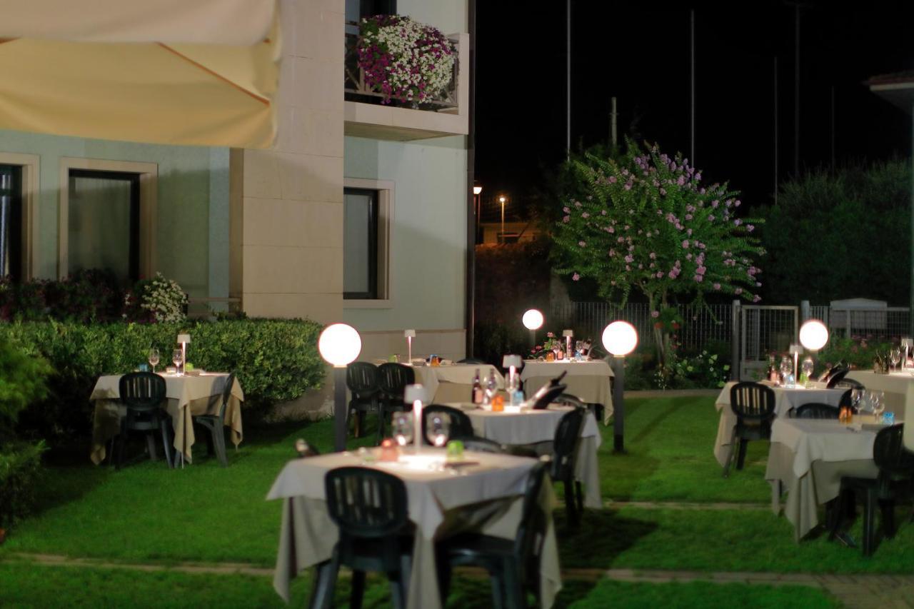 Hotel Eden Valeggio sul Mincio Esterno foto