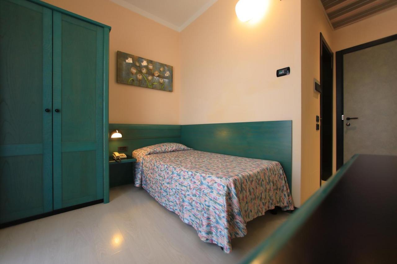 Hotel Eden Valeggio sul Mincio Esterno foto